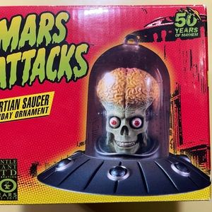 Gentle giant mars attacks ship ornament *extremely rare*